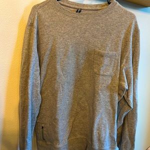 Vuori lightweight sweatshirt. Size Large.